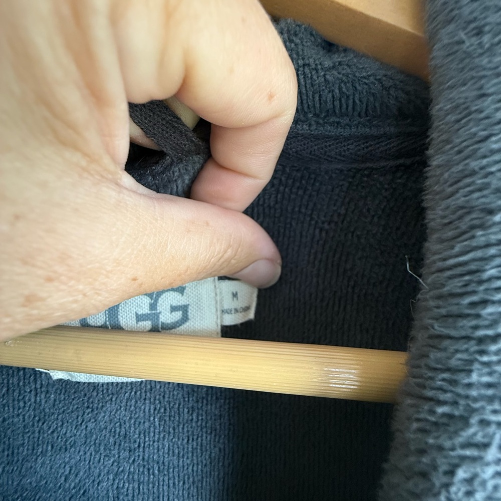 UGG Grey Fleece Robe - Picture 3 of 4
